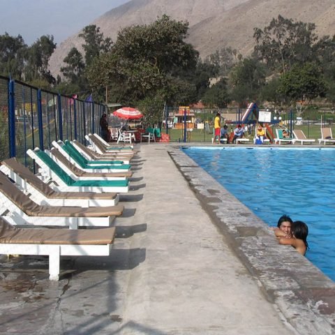 Piscinas en el Club Ricardo Palma Chosica - Peru