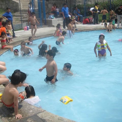 Piscinas para niños en el Club Ricardo Palma Chosica - Peru